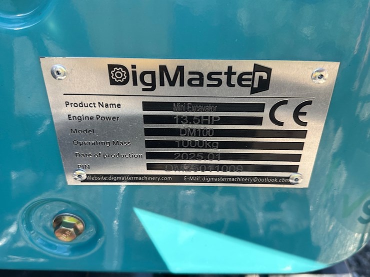 digmaster-dm100-mini-excavator-image-13