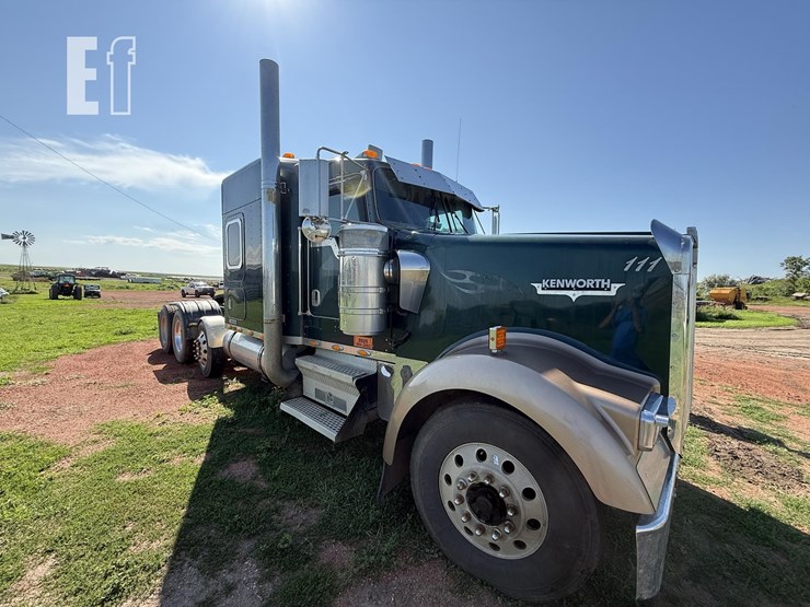 2005-kenworth-w900-image-27