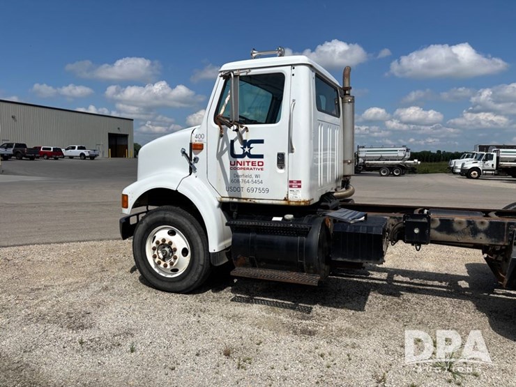 2000-international-8100-image-17