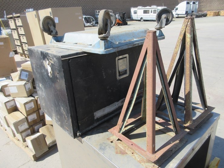 lot-of-misc-items,-image-5