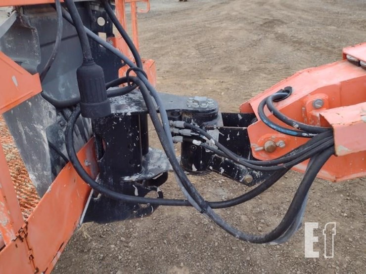 2008-jlg-600s-image-21