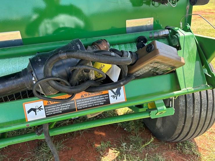 john-deere-560m-image-6