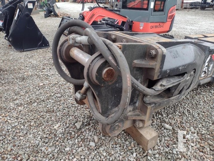 13-cat-h160es-hydraulic-breaker-image-2