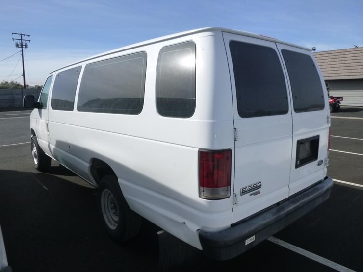 2012-ford-e350-image-8