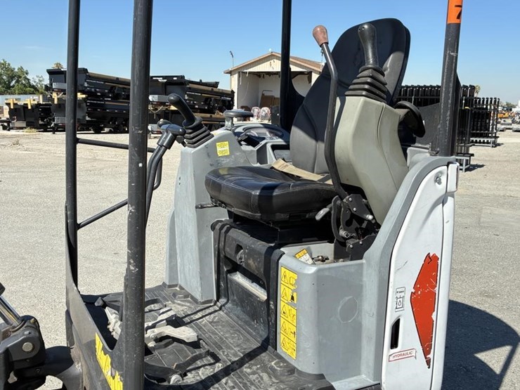 2020-bobcat-e20-image-14