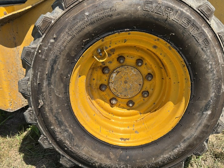 2019-deere-330g-image-21