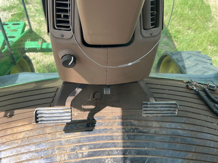 john-deere-8410t-image-30
