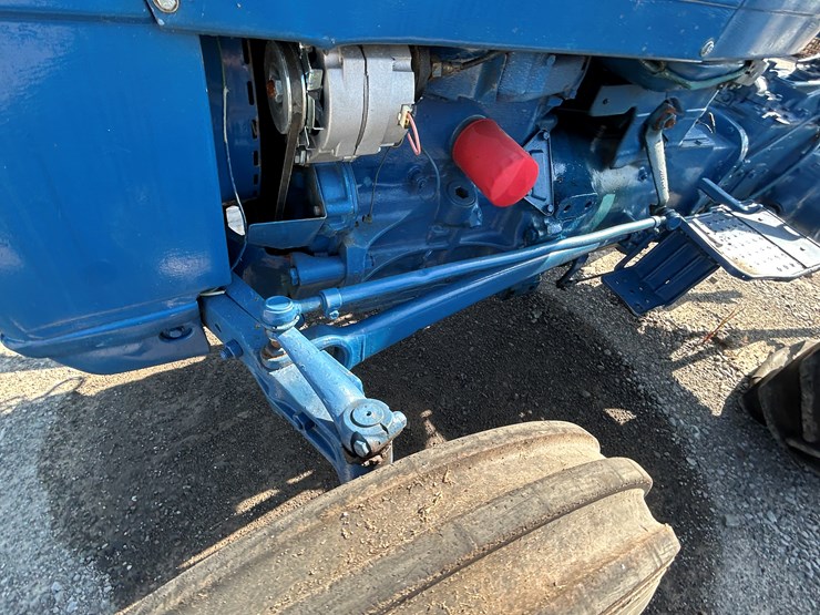 ford-4000-image-22