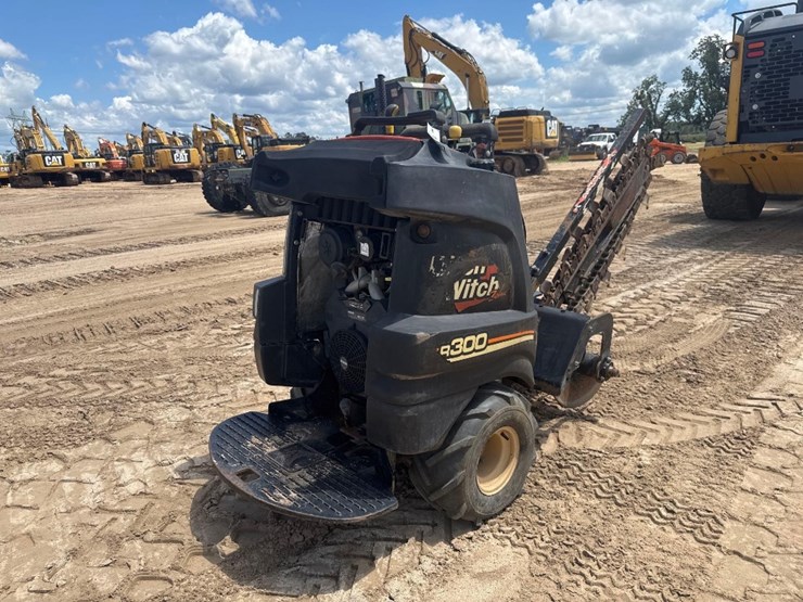 ditch-witch-r300-image-6