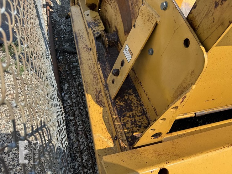 2000-deere-1812c-image-26