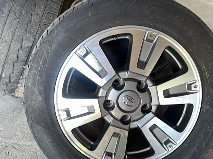 toyota-tundra-image-1