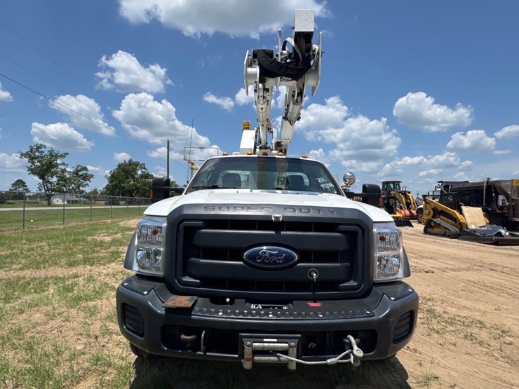 2013-ford-f550-image-3