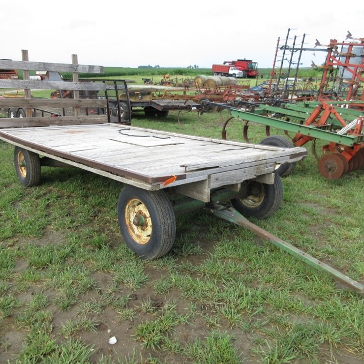 John Deere Hayrack