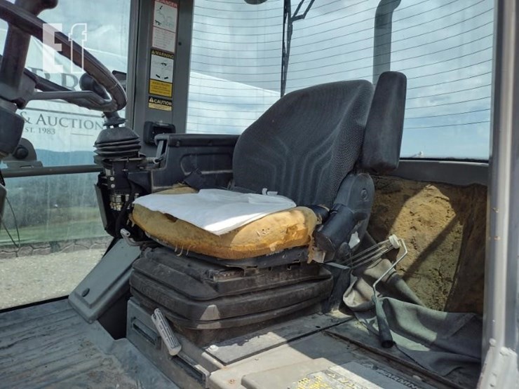 2012-takeuchi-tw65-image-12