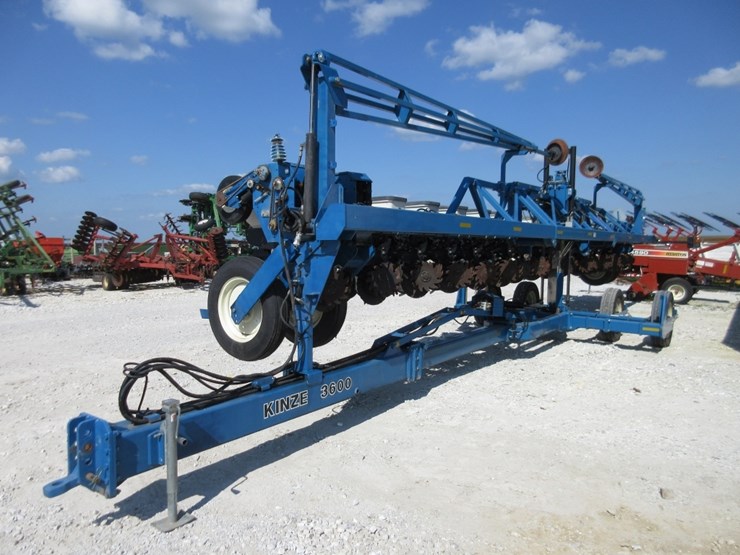kinze-3600-image-2