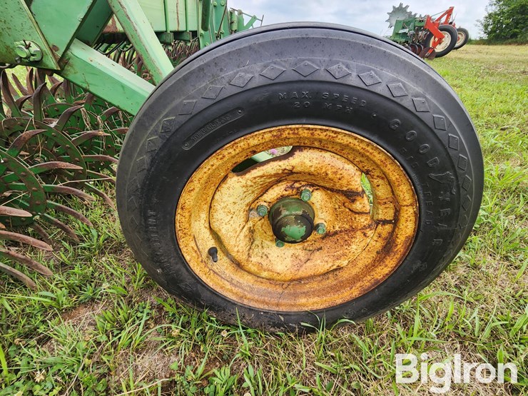 john-deere-400-image-19