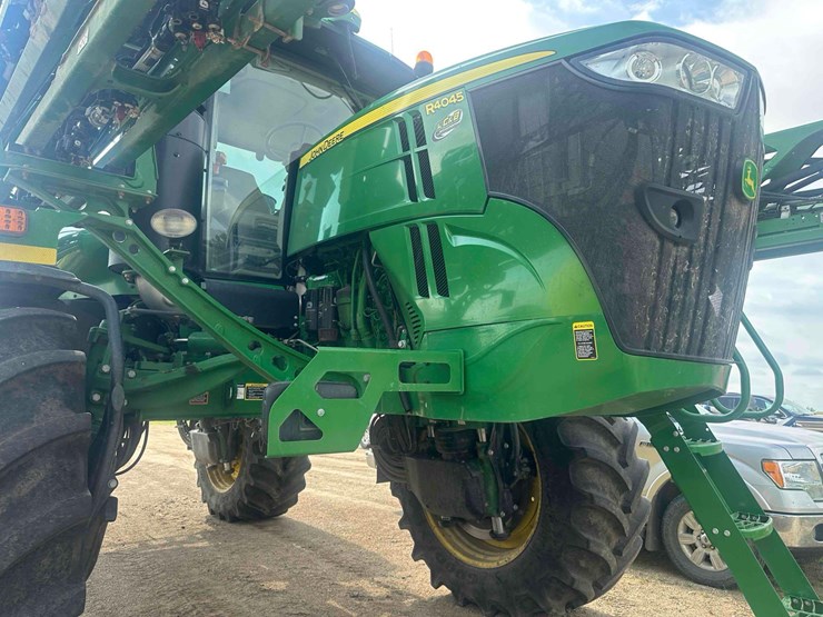 2018-john-deere-r4045-image-13