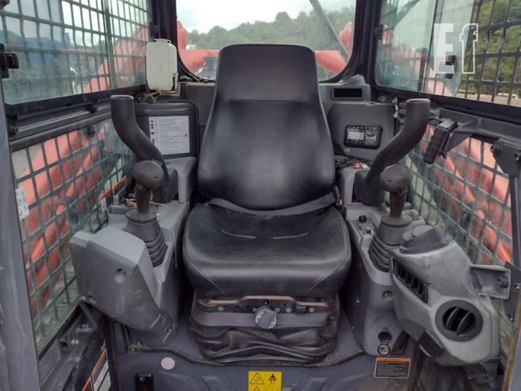 2023-kubota-svl97-2-image-12