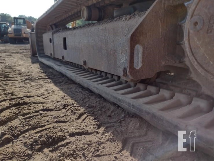 2006-deere-35d-image-32