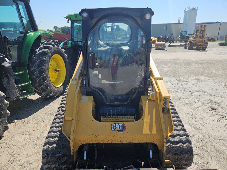 2021-caterpillar-279d3-image-4