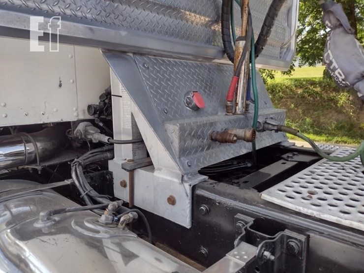 2006-kenworth-w900-image-18