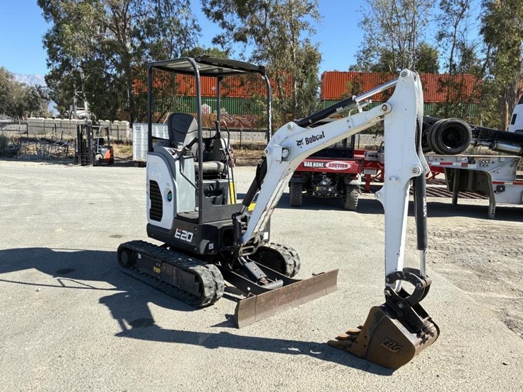 2020-bobcat-e20-image-2