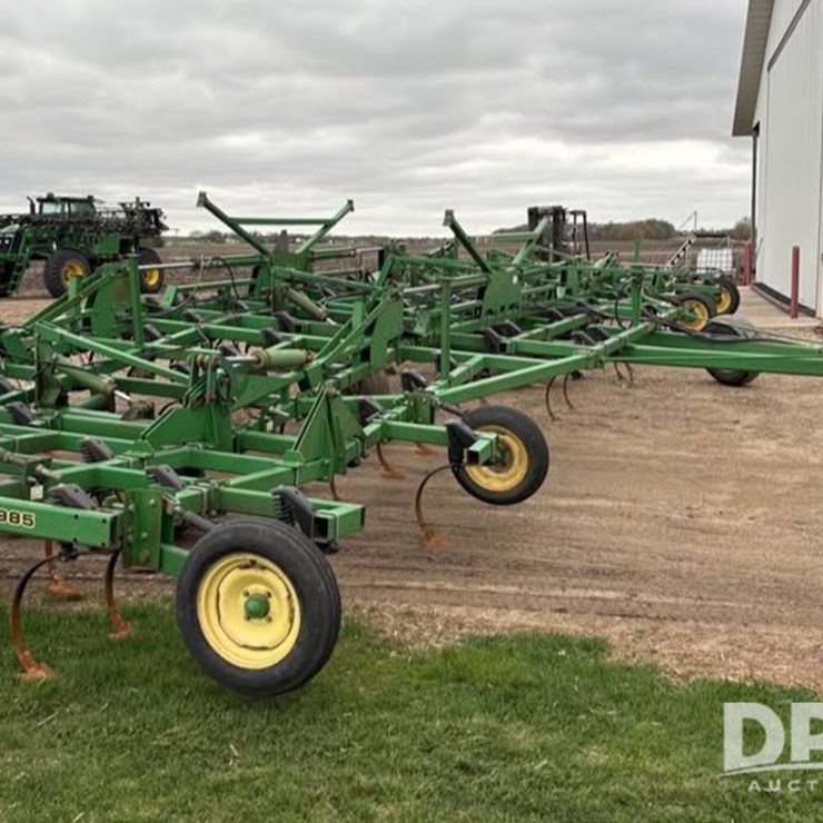 2004 JOHN DEERE 985