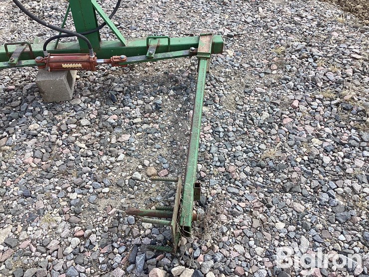 3-pt-round-bale-unroller-image-15