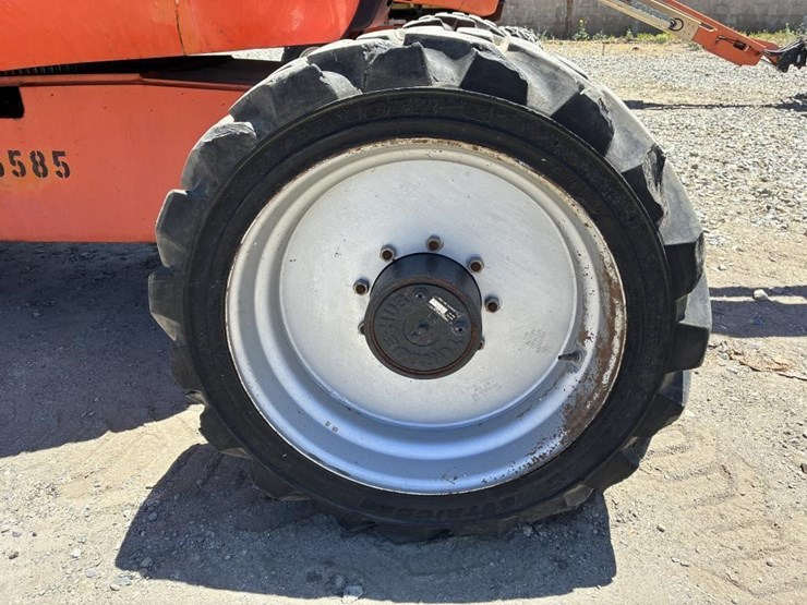 2013-jlg-600aj-image-9
