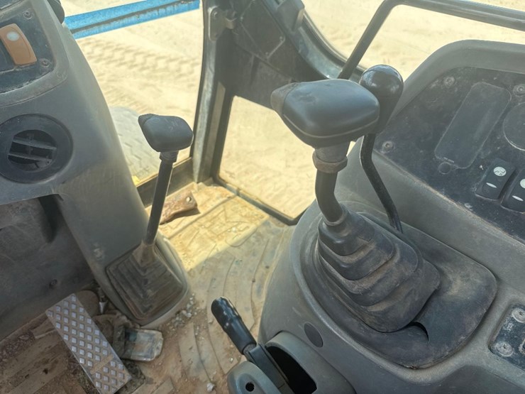 2003-caterpillar-420d-image-27