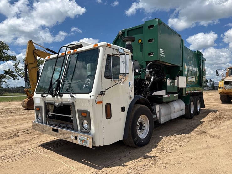 2015-mack-leu633-image-2