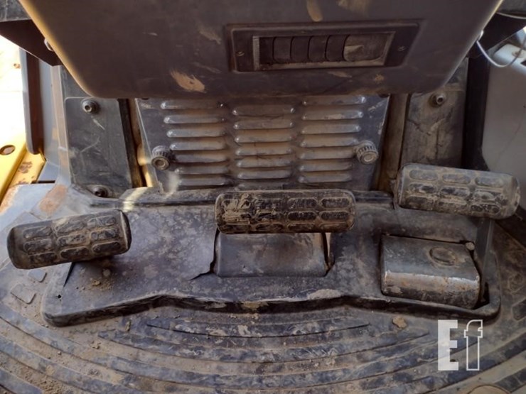 2004-komatsu-d65ex-15-image-8