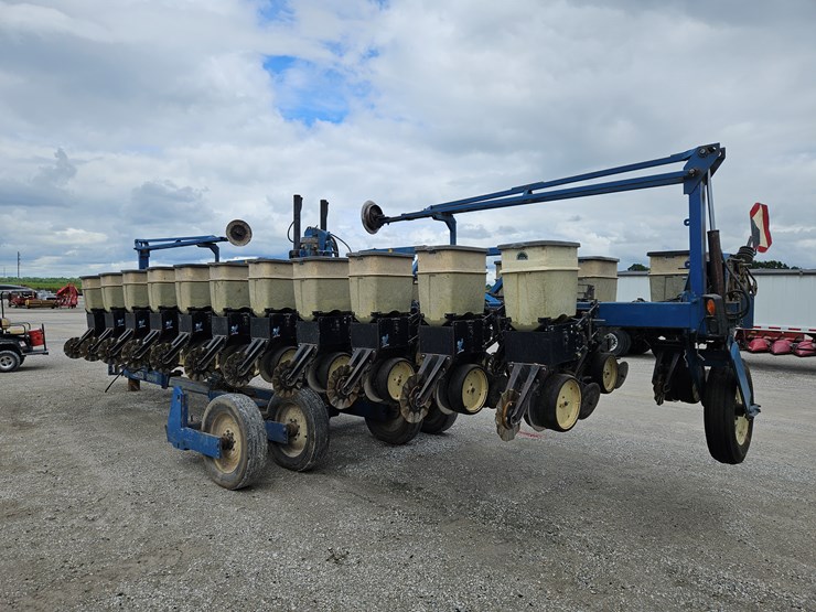 kinze-2600-image-6