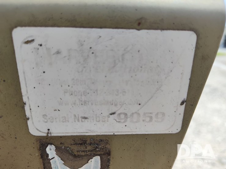 2016-harvest-international-h13114xt-auger-(lld1271)-image-20