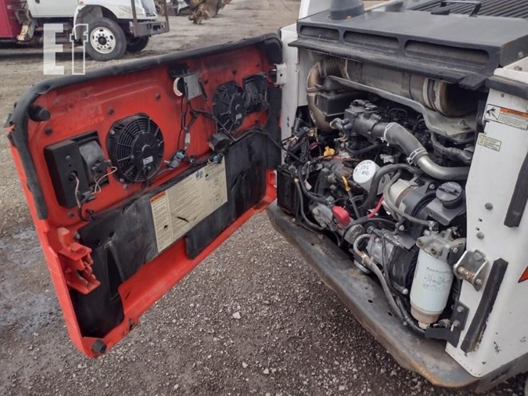 2021-bobcat-t870-image-38