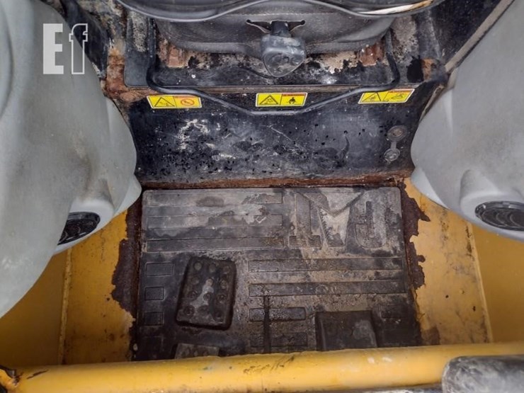 2012-caterpillar-259b3-image-12