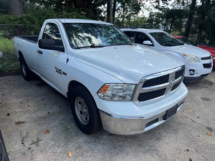 2017-ram-1500-reg-cab,-long-bed-pickup,-bad-engine-145,989-miles-showing---3c6jr6dt9hg681114-image-2
