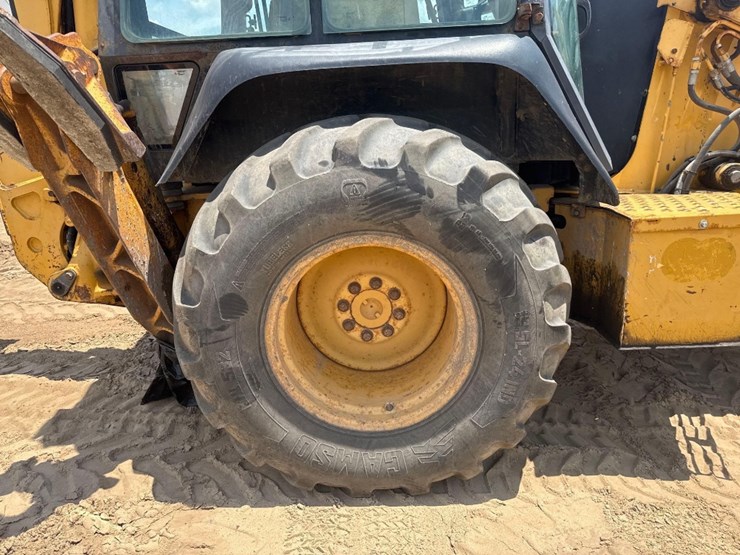 2000-deere-310se-image-12