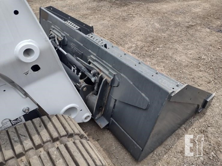 2023-bobcat-t770-image-19