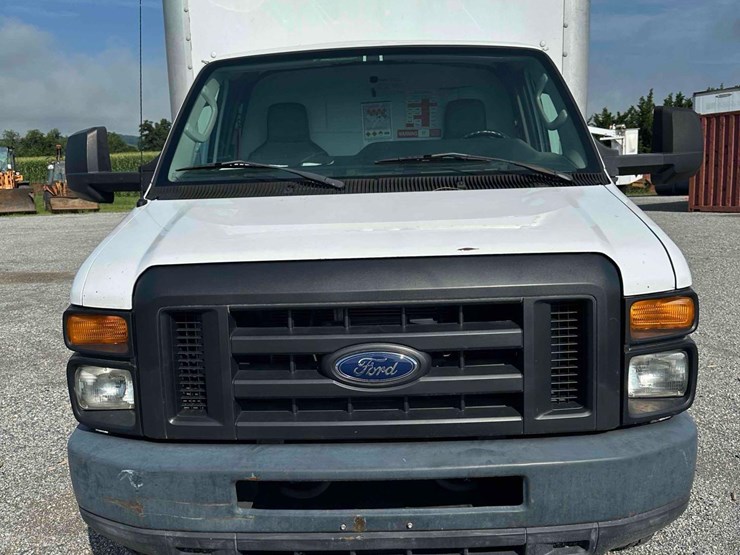 2013-ford-e350-image-2
