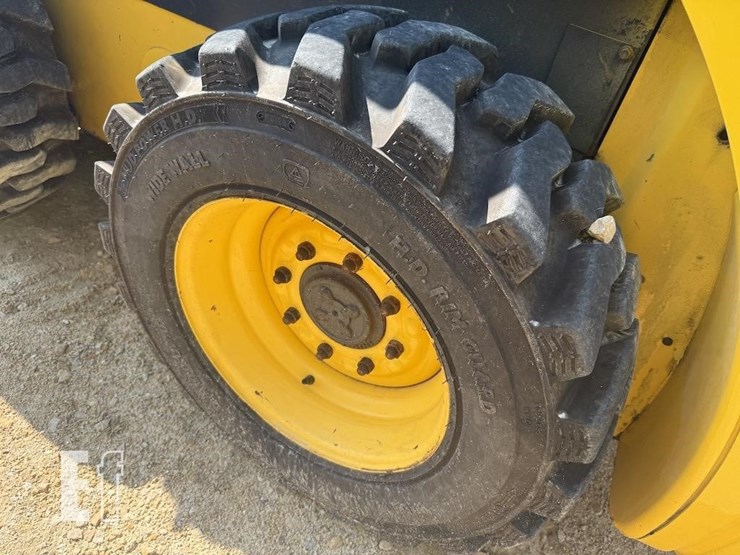 2019-new-holland-l220-image-7