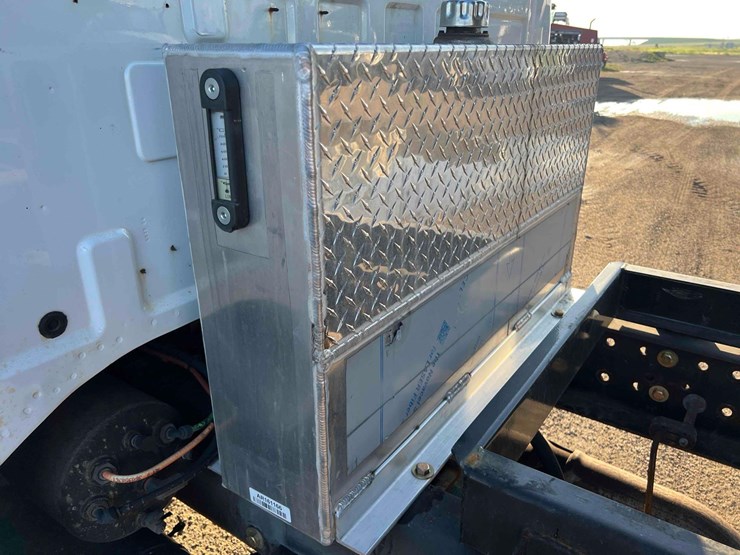 2009-ford-f750-image-11