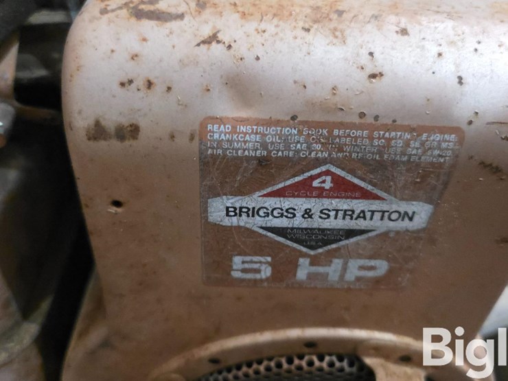 briggs-&-stratton-5-hp-gas-pump-image-12