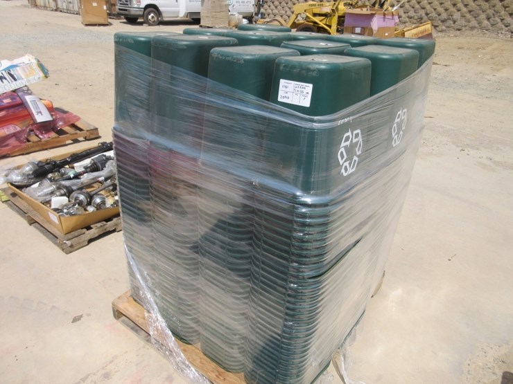 lot-of-rubbermaid-plastic-compostable-trash-bins,-image-5