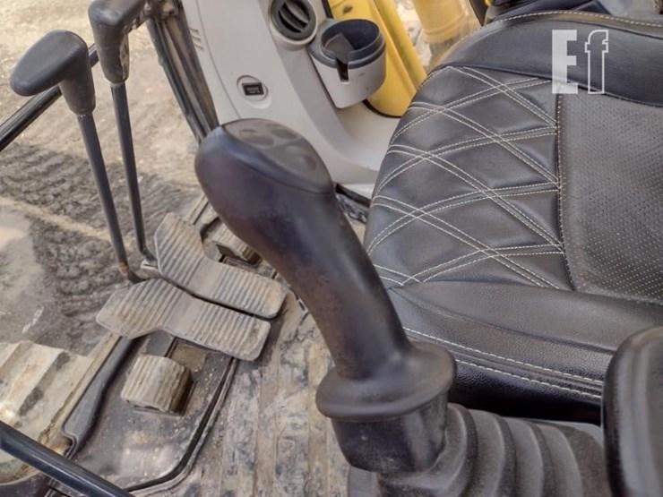 2011-kobelco-sk210-image-11