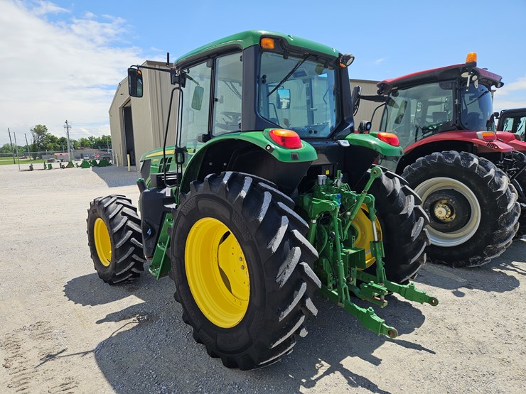 2020-john-deere-6110m-image-8