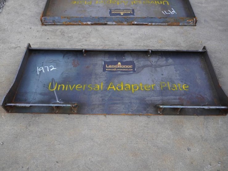 #2518-•-unused-2024-landhonor-skid-steer-universal-adapter-plate-image-1