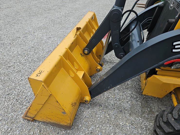 2018-deere-310l-image-28