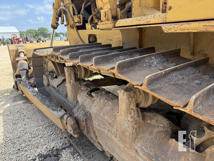caterpillar-d6d-image-7