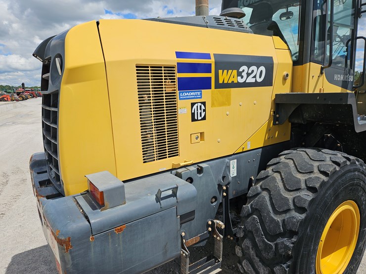 2018-komatsu-wa320-image-11